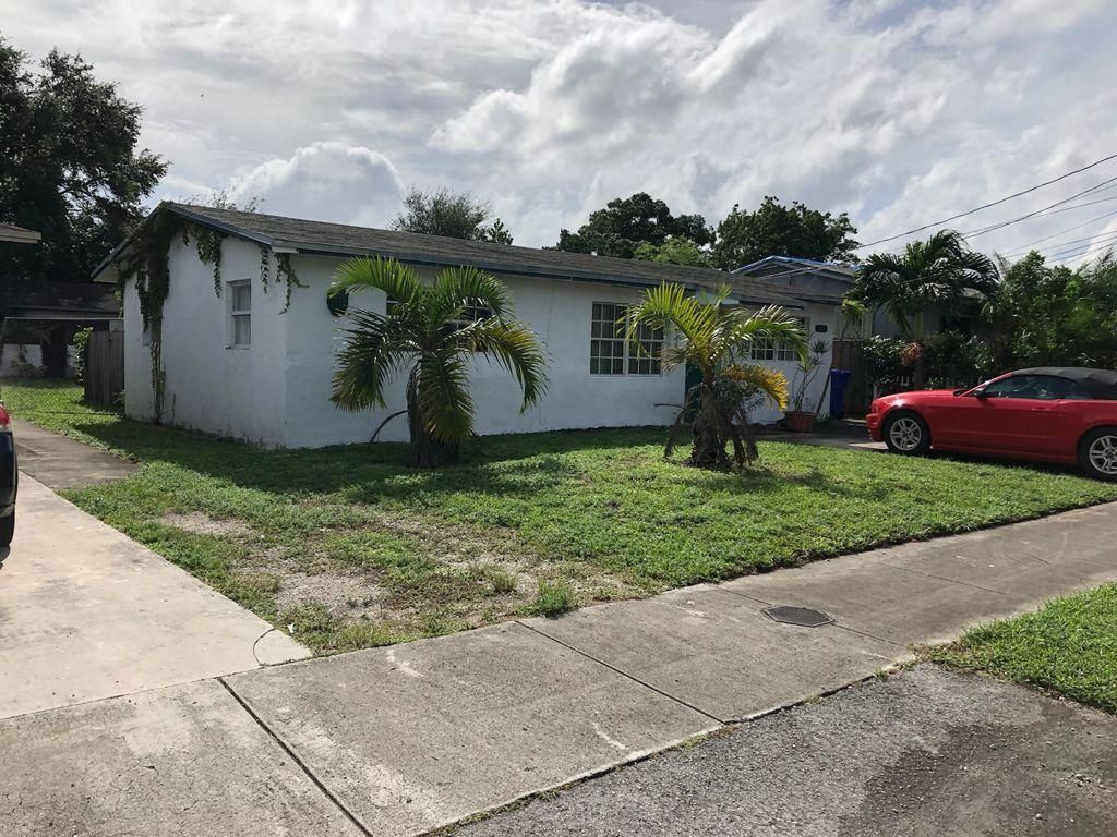 5250 SW 23rd St, West Park, FL 33023