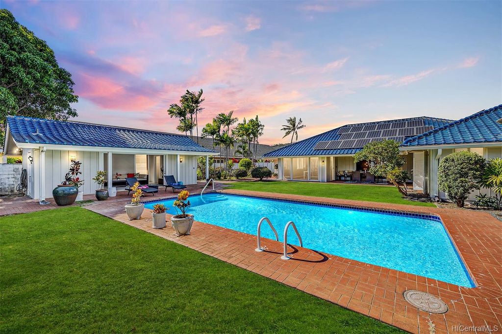 4645 Waipahee Pl, Honolulu, HI 96821