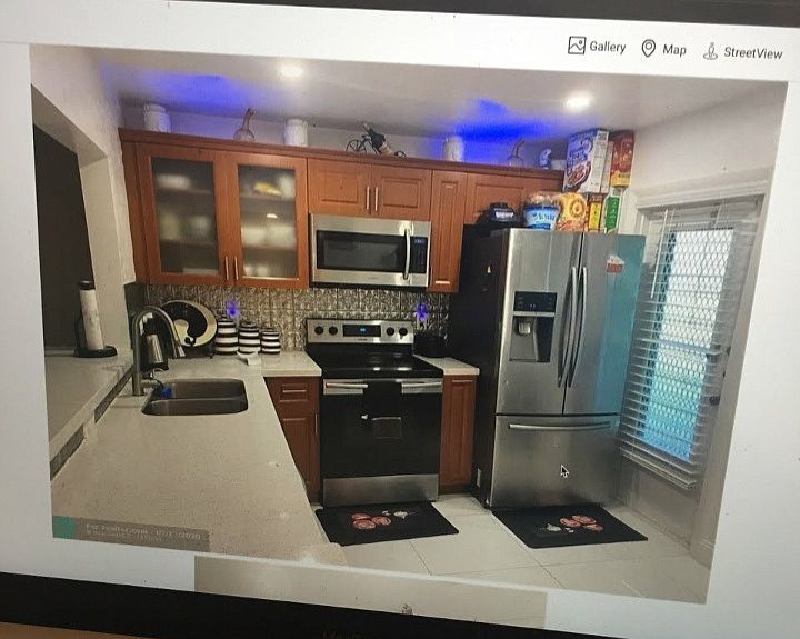 4401 NW 41st St, Lauderdale Lakes, FL 33319