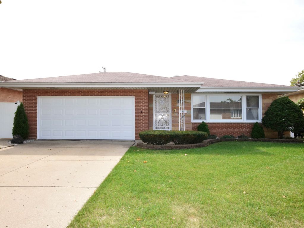 8619 W Sunnyside Ave, Chicago, IL 60656