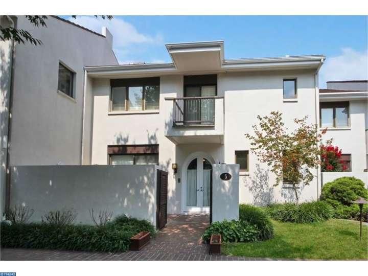 5 Dezac, Devon, PA 19333