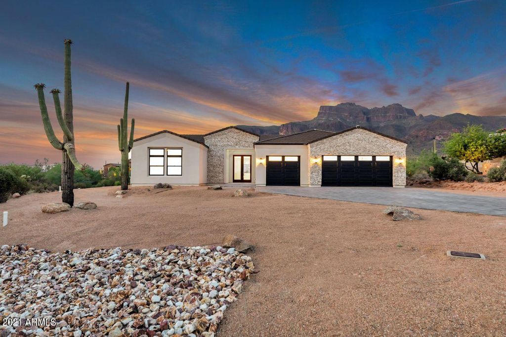6830 E Quail Hideaway Ln, Apache Junction, AZ 85119