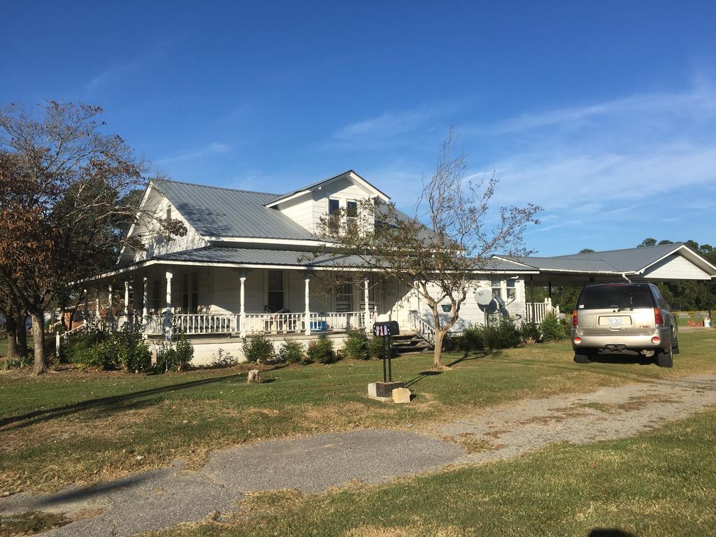 313 S Jackson St, Beulaville, NC 4 Bed, 2 Bath SingleFamily Home