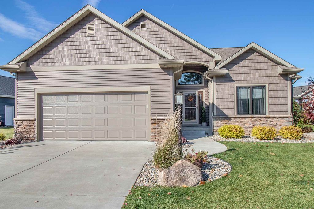 2005 Timberstone Dr E, Elkhart, IN 3 Bed, 3 Bath SingleFamily Home