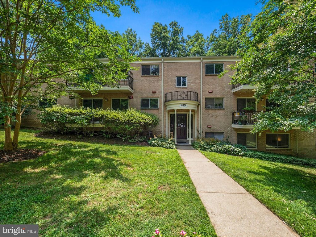 10654 Montrose Ave  #101, Bethesda, MD 20814