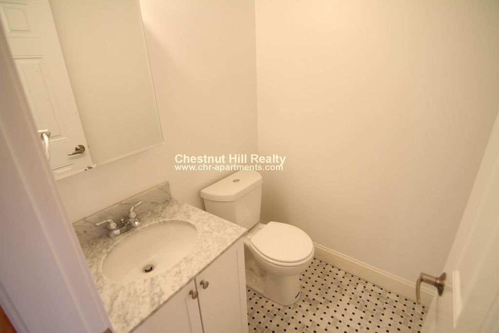 55 Langdon St #6, Cambridge, MA 02138