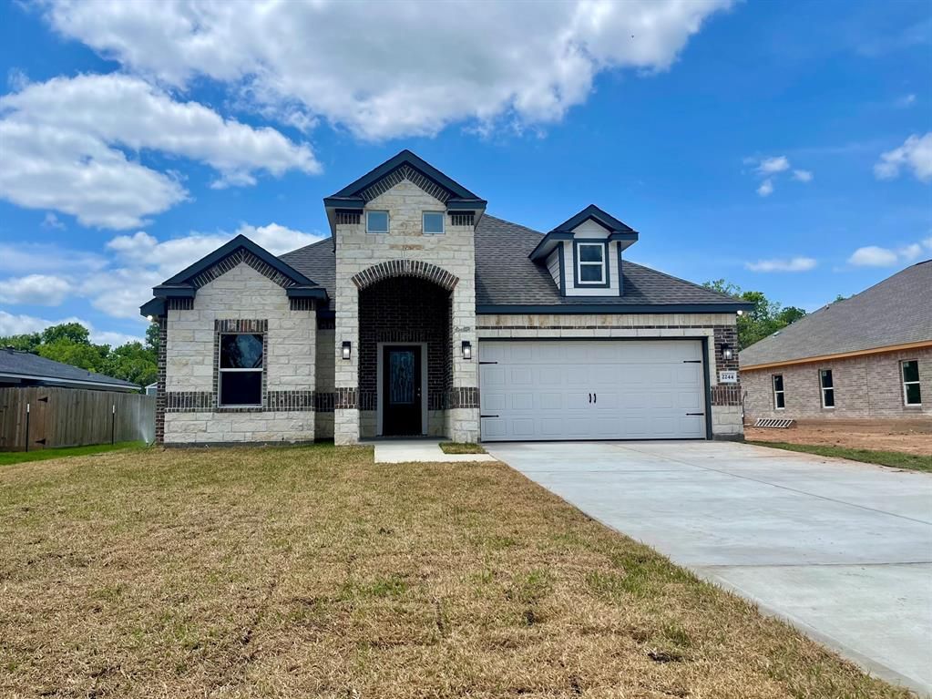 2244 Ridgewood Dr, West Columbia, TX 77486