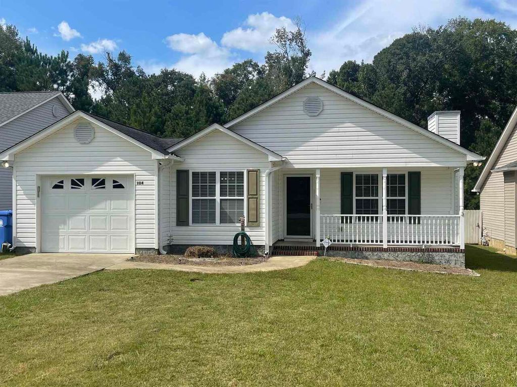 104 Pinehurst Ct, Dublin, GA 31021