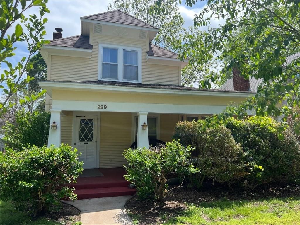 229 E 9th St, Baxter Springs, KS 66713 Trulia