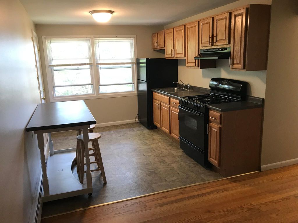 255 Nesmith St #12, Lowell, MA 01852
