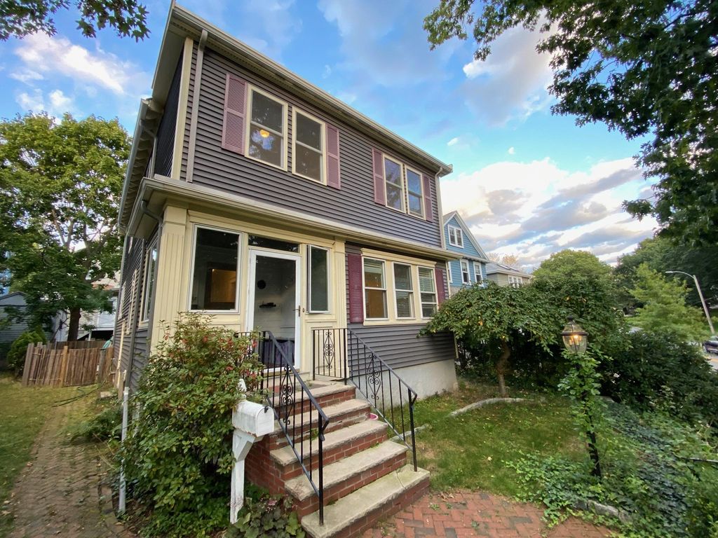 77 Eliot St, Chestnut Hill, MA 02467