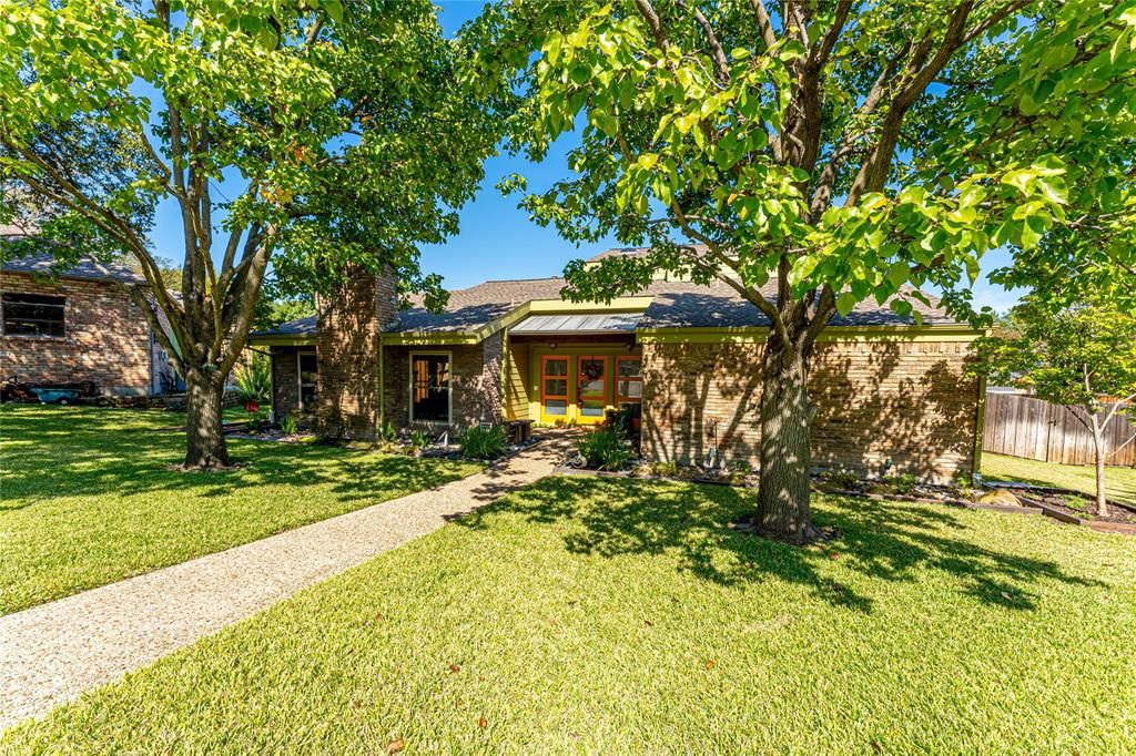 6429 Malcolm Cir, Dallas, TX 75214