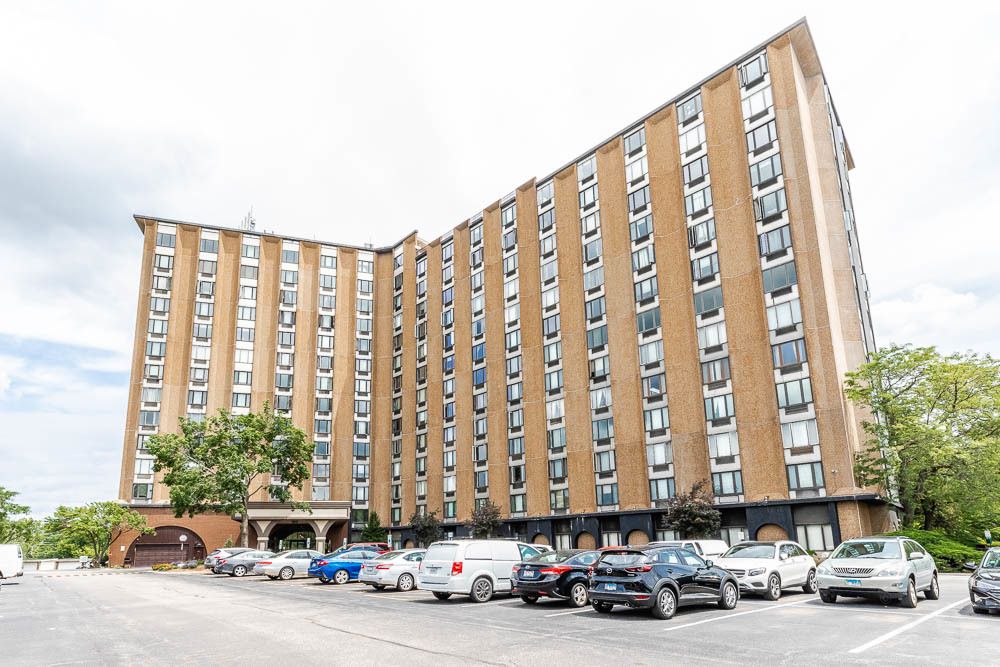 1 Renaissance Pl #621, Palatine, IL 60067