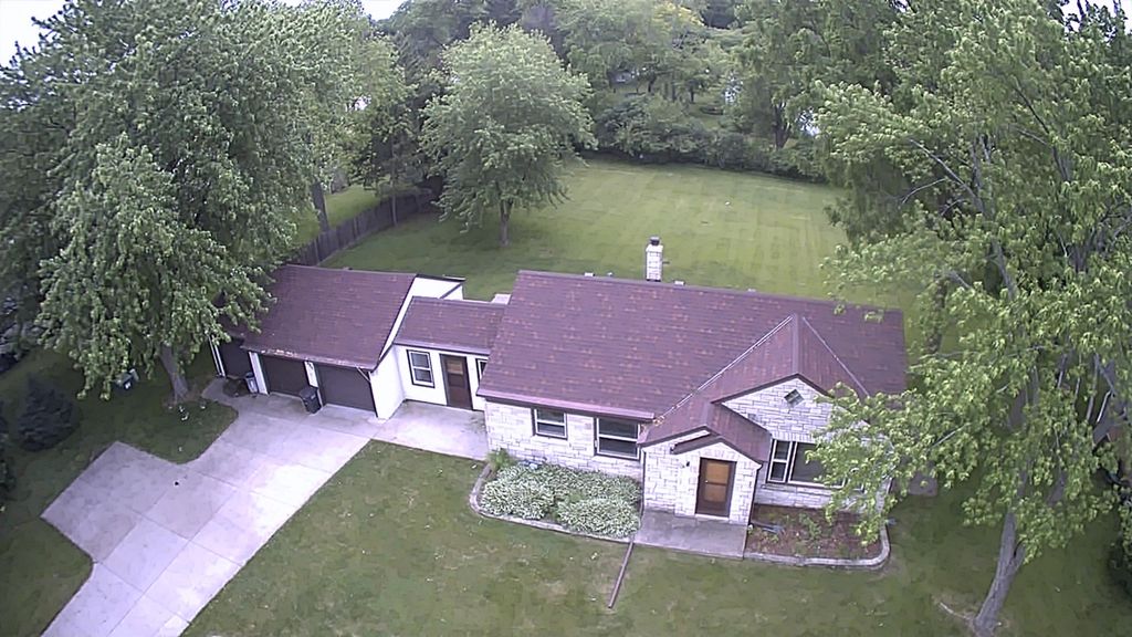 9225 W Layton Ave, Greenfield, WI 53228 Trulia