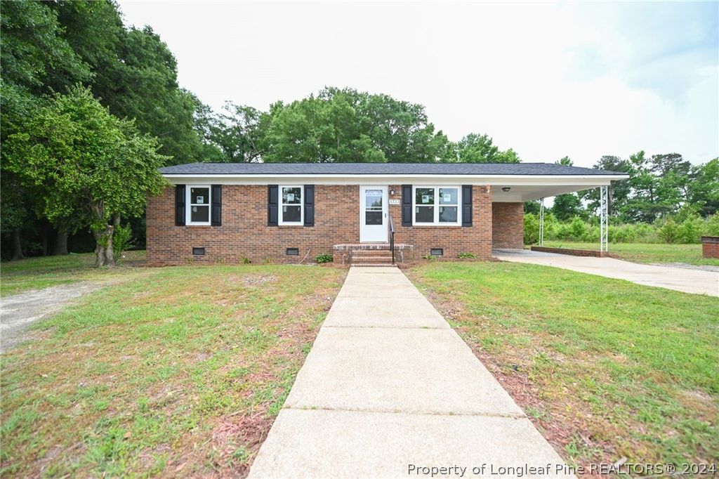 5333 Fleet Cooper Rd, Clinton, NC 28382