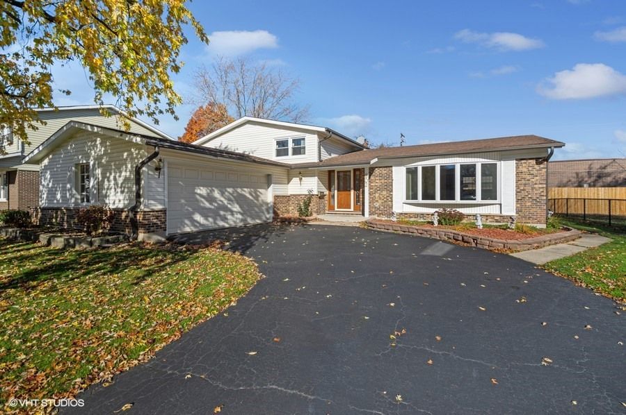 902 W Tanglewood Dr, Arlington Heights, IL 60004 Trulia