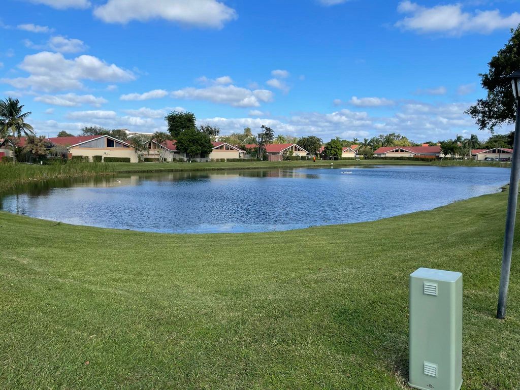 4413 Woodstock Dr #D, West Palm Beach, FL 33409