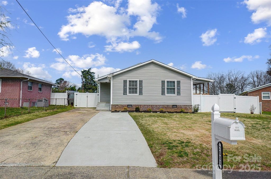 2081 Montclair Dr, Rock Hill, SC 29732