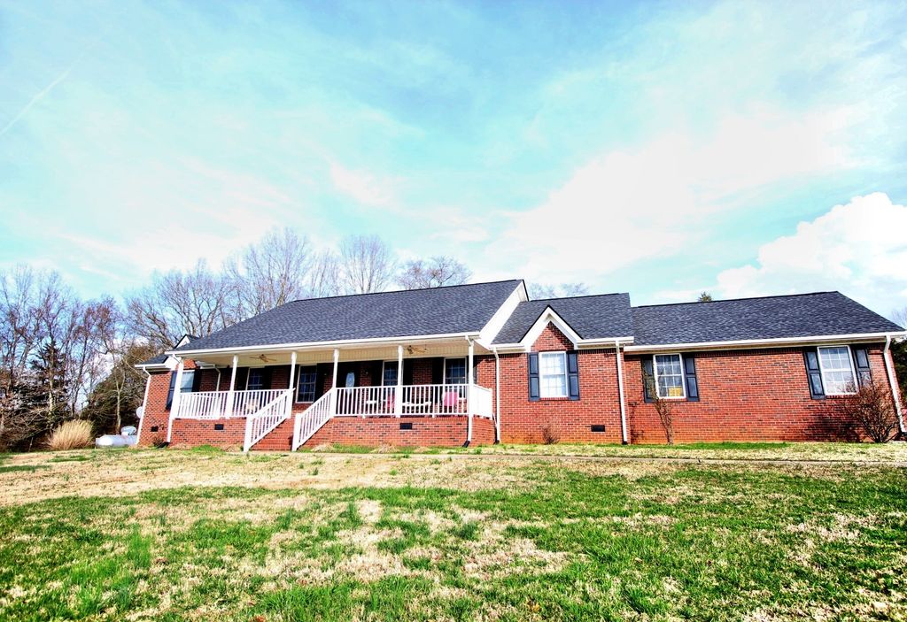 2756 Double Branch Rd, Columbia, TN 38401