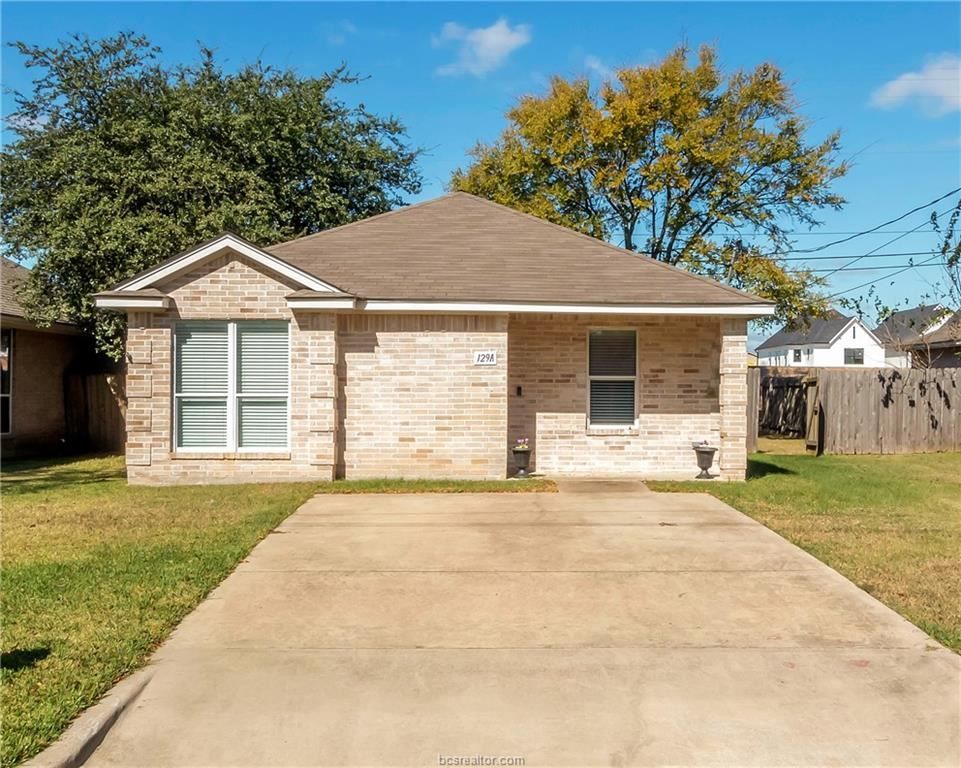 129 Richards St #A, College Station, TX 77840