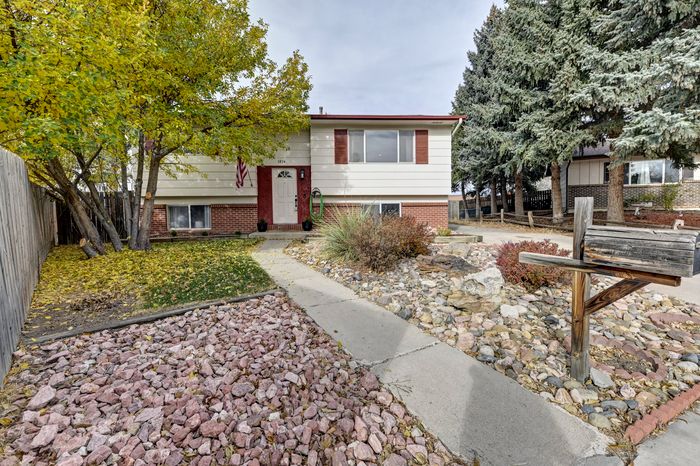 3813 Half Turn Rd, Colorado Springs, CO 80917
