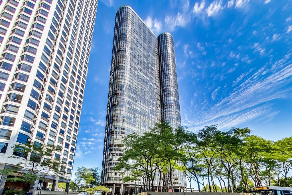 155 N Harbor Dr #3710, Chicago, IL 60601