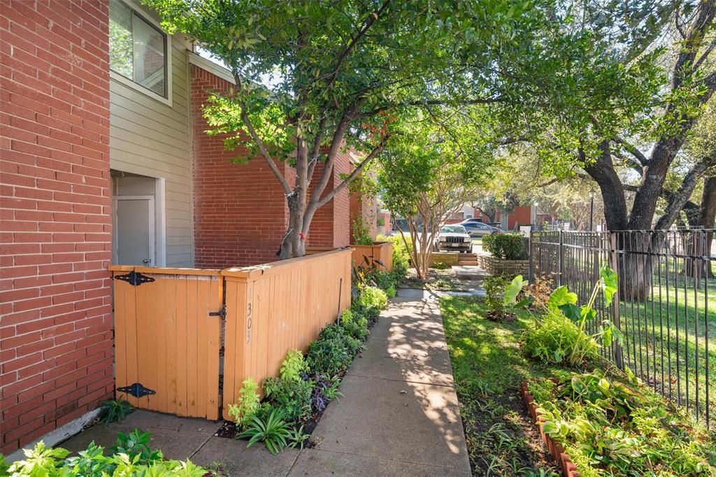 8404 Forest Ln #1303, Dallas, TX 75243