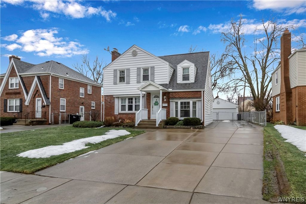 12 Colvinhurst Dr, Buffalo, NY 14223