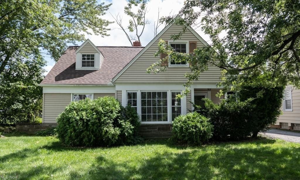 4090 Eastway Rd, South Euclid, OH 44121