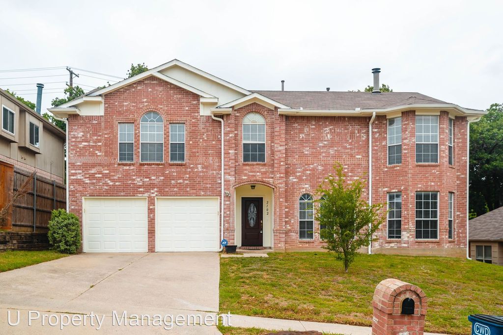 2102 Brazos Dr, Corinth, TX 76210