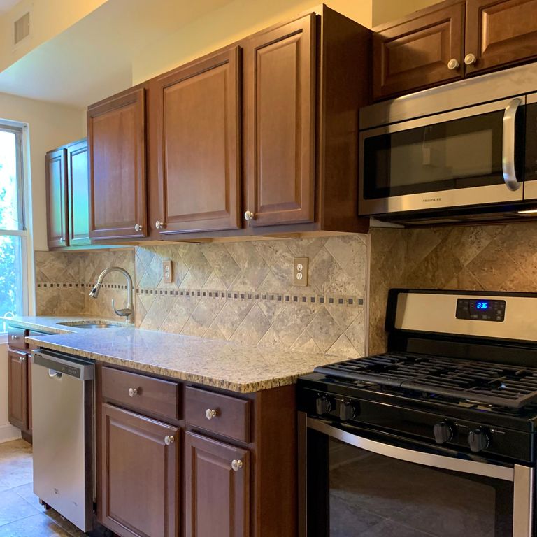 350 7th St #1, Jersey City, NJ 07302