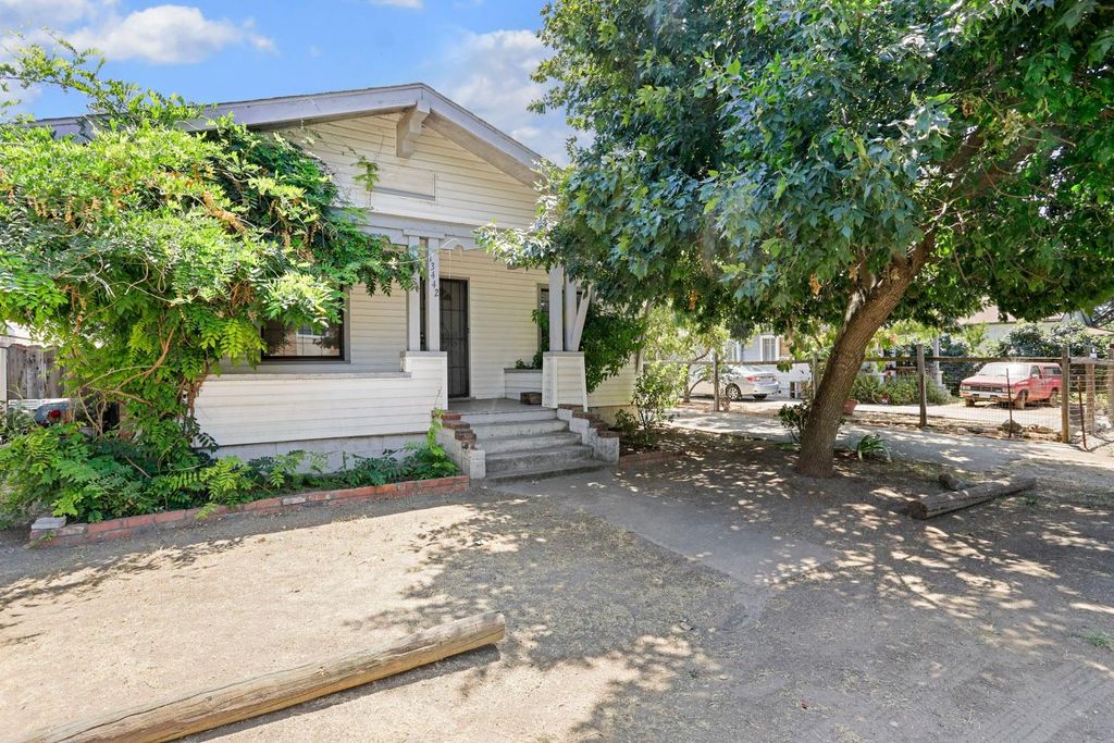 13442 E Church St, Lockeford, CA 2 Bed, 1 Bath SingleFamily Home