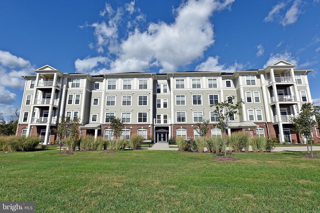 3911 Doc Berlin Dr #24, Silver Spring, MD 20906