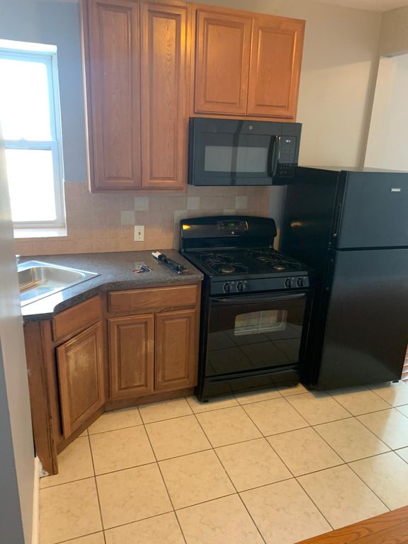 554 Avenue C #4C, Bayonne, NJ 07002