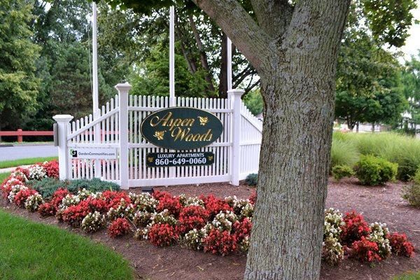 39 Buckland St, Manchester, CT 06042