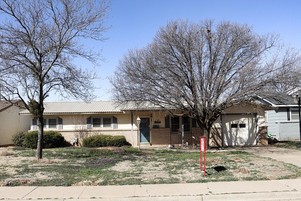 1505 Floydada St, Plainview, TX 79072