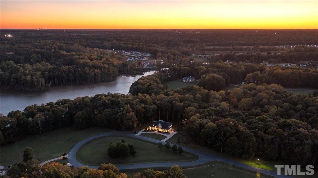 40 Park Meadow Ln, Youngsville, NC 27596