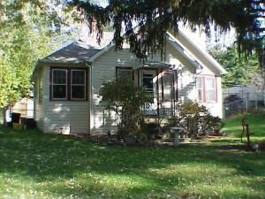 3822 Woodlawn Dr, Island Lake, IL 60042