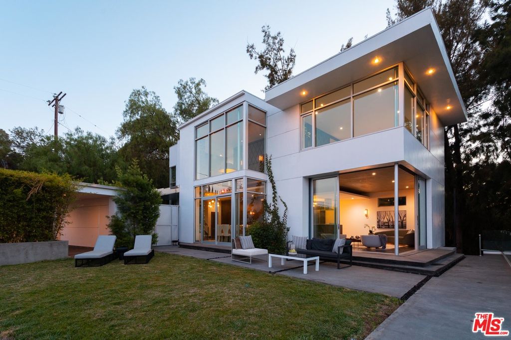 4201 Sea View Dr, Los Angeles, CA 90065