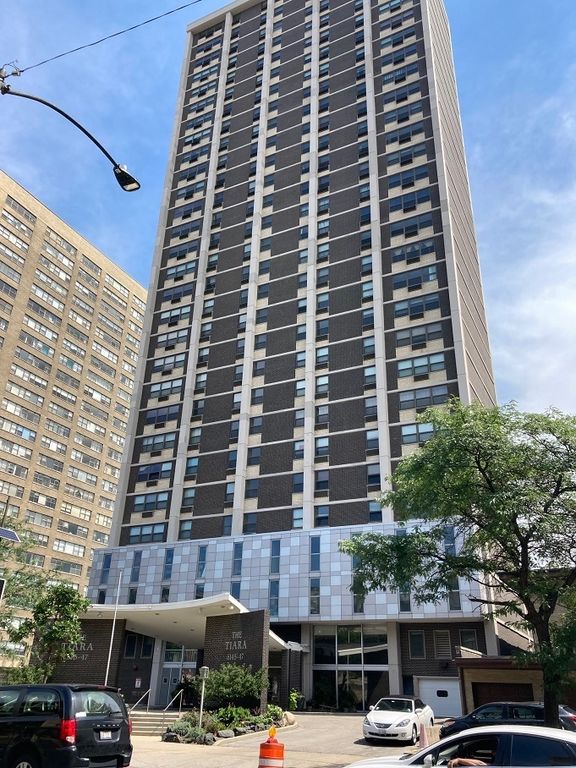 6147 N Sheridan Rd #17A, Chicago, IL 60660