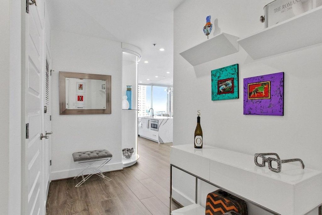 1080 Peachtree St NE #2302, Atlanta, GA 30309