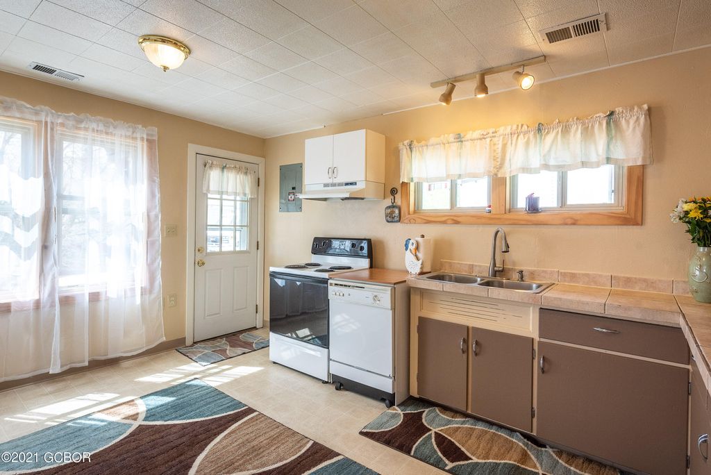 450 E Jasper Ct, Granby, CO 80446