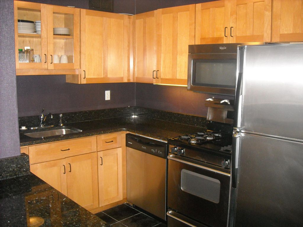215 Piedmont Ave NE #1010, Atlanta, GA 30308