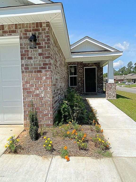 13739 Fox Hill Dr, Gulfport, MS 39503