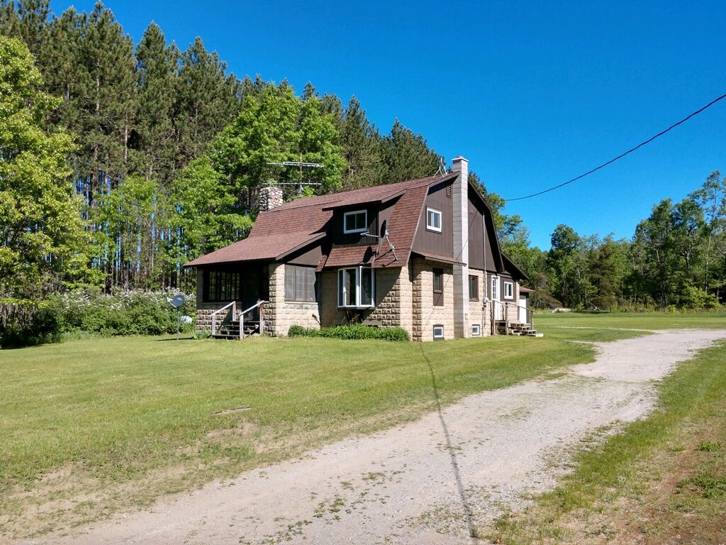 235 E North Down River Rd, Grayling, MI 3 Bed, 2 Bath SingleFamily