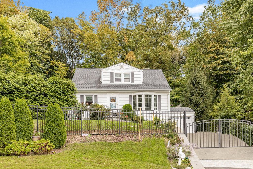 20 Tappan Ter, Ossining, NY 10510