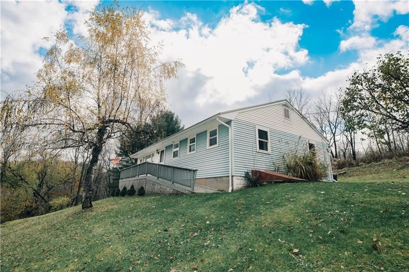 170 Mountain Dr, Northern Cambria, PA 15762
