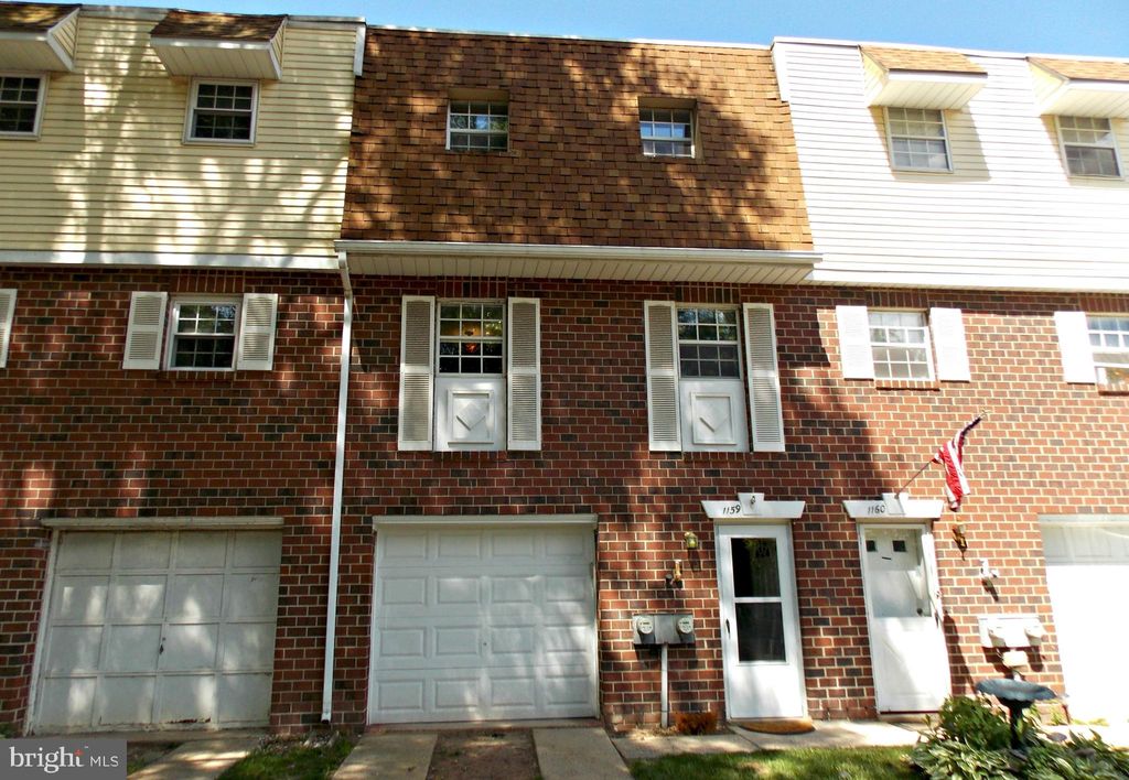 1159 Village Ln, Pottstown, PA 3 Bed, 3 Bath SingleFamily Home 12