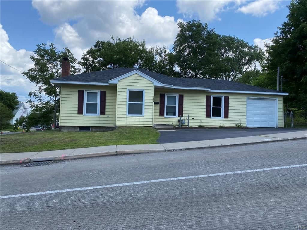 4854 Velasko Rd, Syracuse, NY 13215