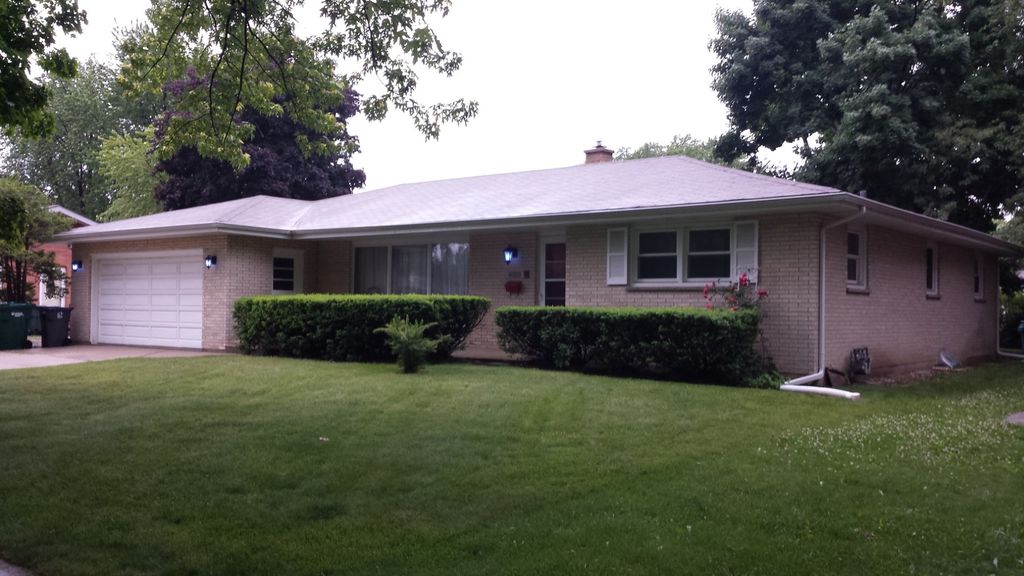 2024 Chestnut St, Waukegan, IL - 4 Bed, 3 Bath Single-Family Home - 17
